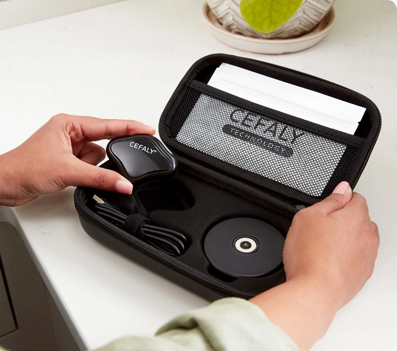 CEFALY Certified Clinicians receive a demo kit.